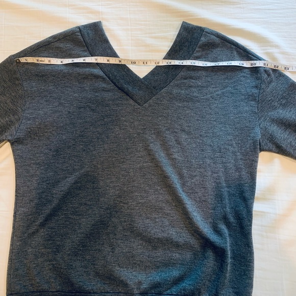 🛍 2/$25 Vero Moda V-Neck Sweater - Picture 3 of 8